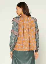 Load image into Gallery viewer, Floral &amp; Fun Blouse
